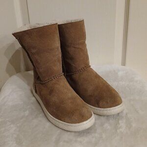 UGG Mika Classic Winter Sneaker Boots, tan suede with white soles size 6